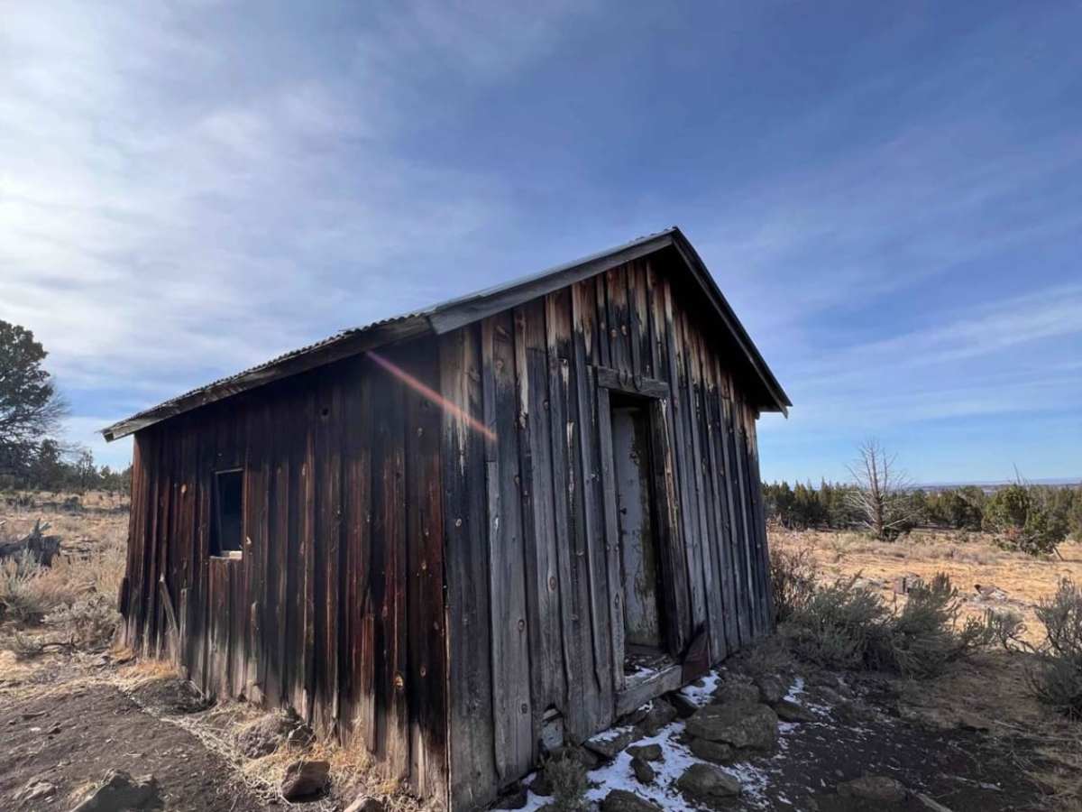 Fraiser Spring and Cabin trail photo