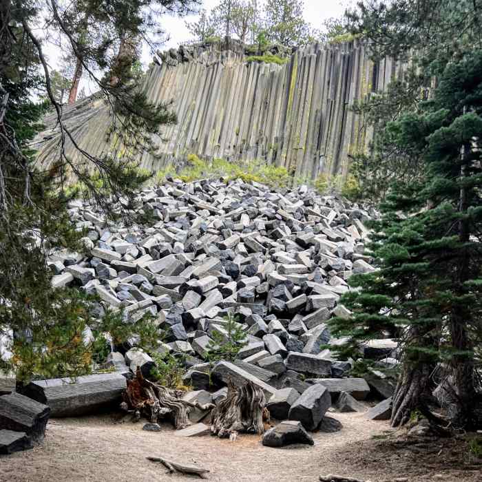 Near Devil's Postpile to Shadow Creek Trail