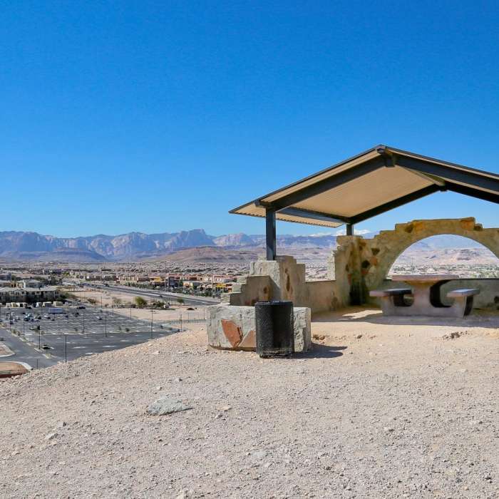 Near Exploration Park Peak Trail