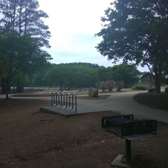 Picnic area Near Lake Johnson - West Loop