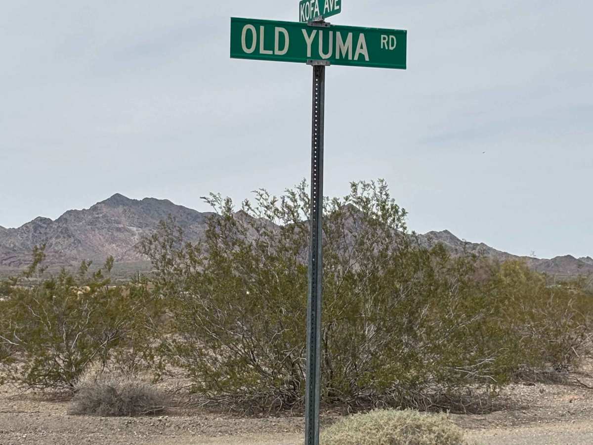 Old Yuma Road South trail photo