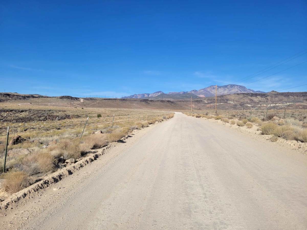 Cottonwood Road trail photo