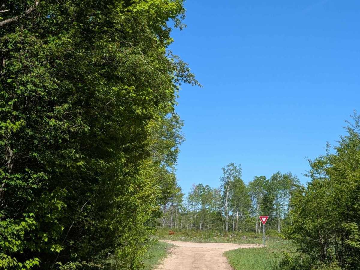Kniss Road Southeast trail photo
