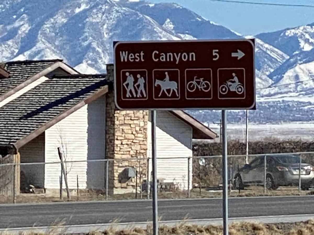 West Canyon Trailhead Road trail photo