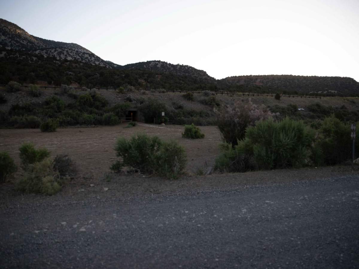 Toll Road to Steve's Pass photo 6