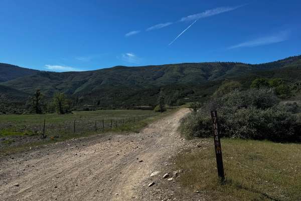 Letts Ridge Trailhead Entrance