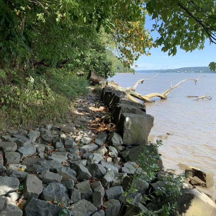 Near Long Path and Shore Trail Loop