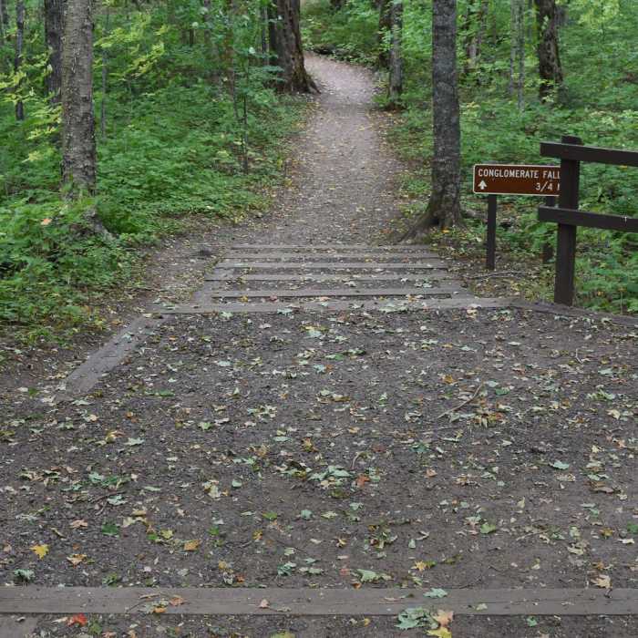 Near Great Conglomerate Falls