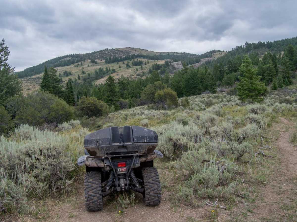 Summit Canyon trail photo