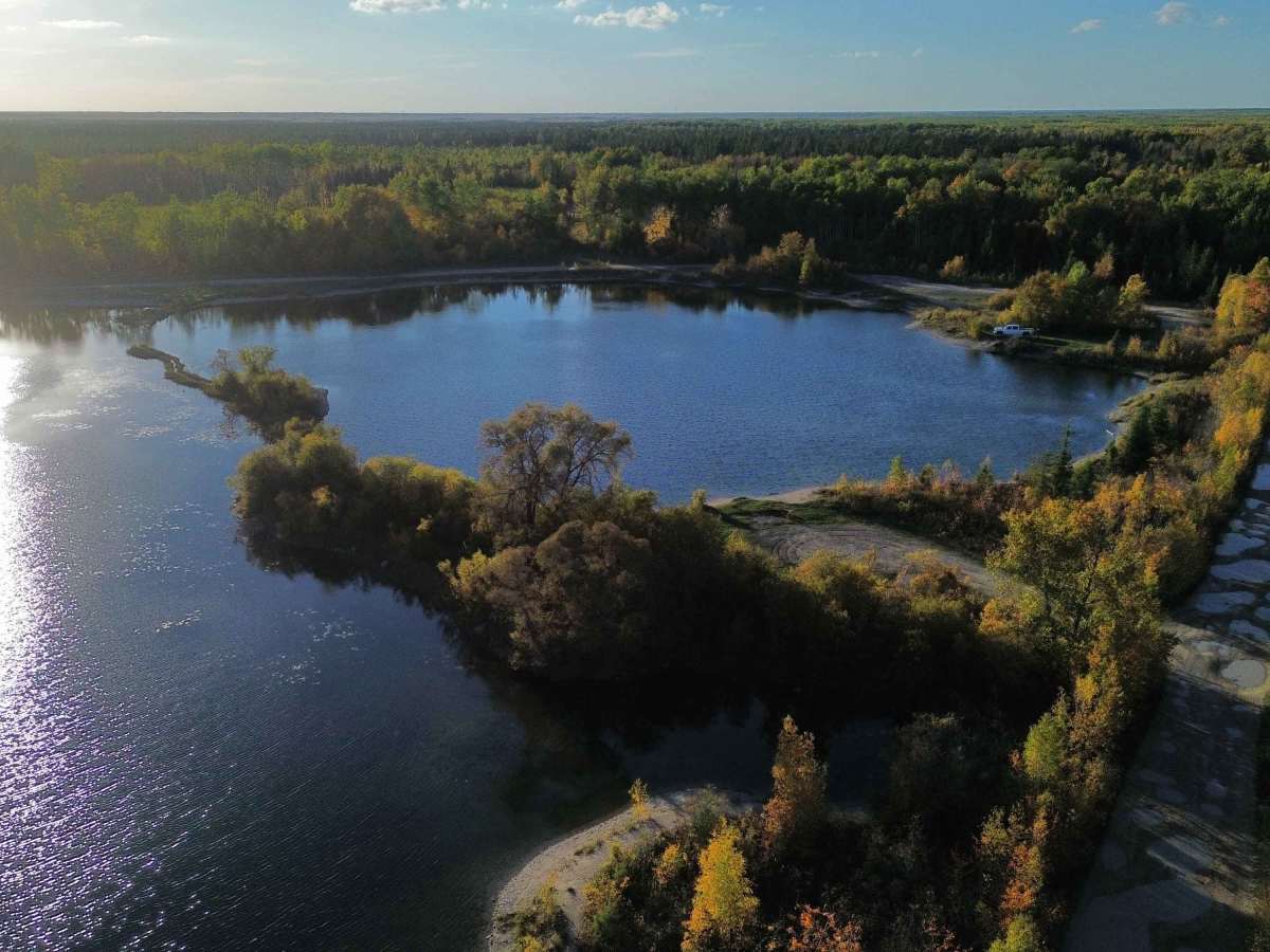 Reynolds Ponds photo 4