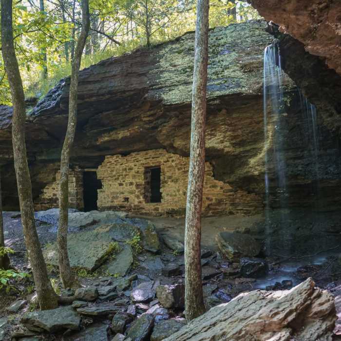 Near Moonshiners Cave Trail