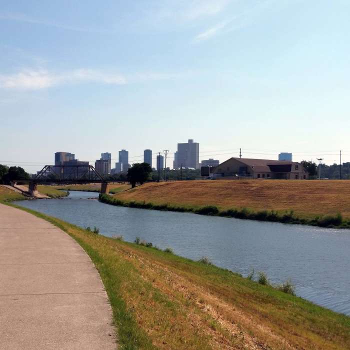 Between the 2 trailheads in Trinity Park Near Trinity Trails: Trinity Main TH to River Park TH