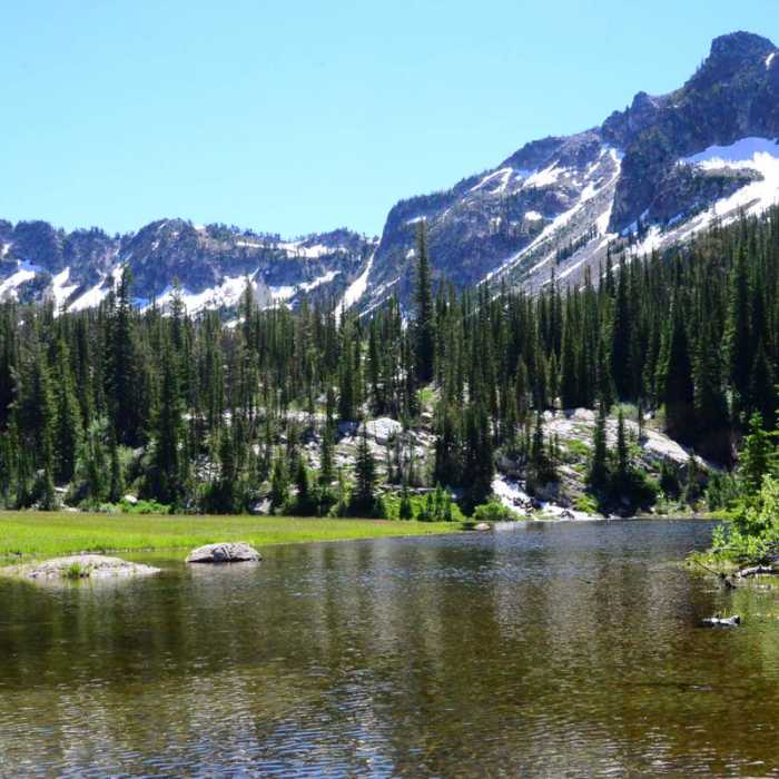 Near Echo Lake and Traverse Lake