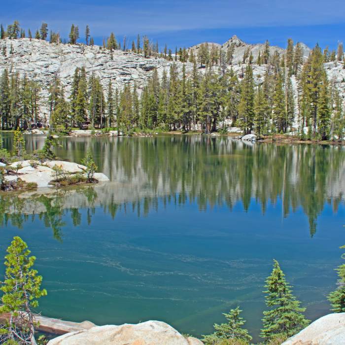 Near Rainbow and Ruth Lakes Trail
