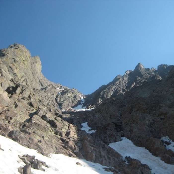 What to expect while scrambling up the Red Gully. Near Crestone Peak South Face