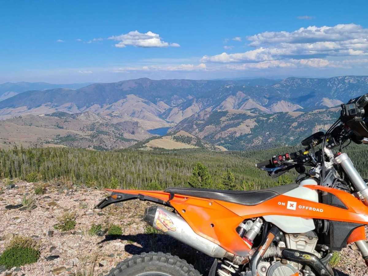 Lake Mountain photo 2