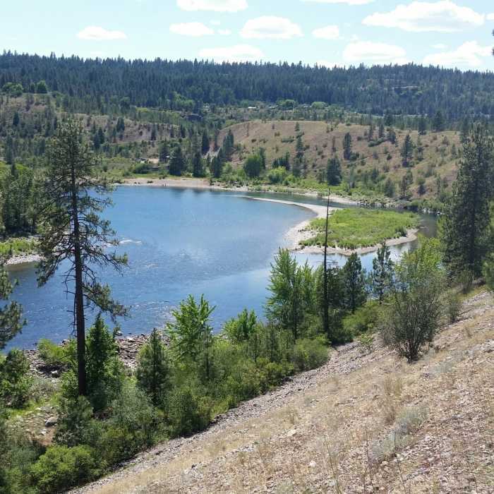 Near Riverside State Park: Military Cemetery to Equestrian Center Loop
