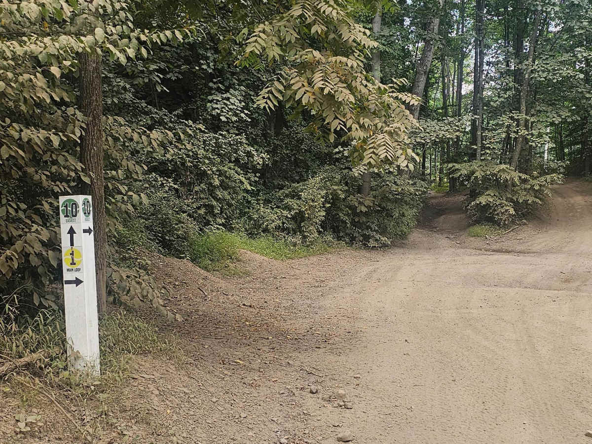 Trail 10 photo 2
