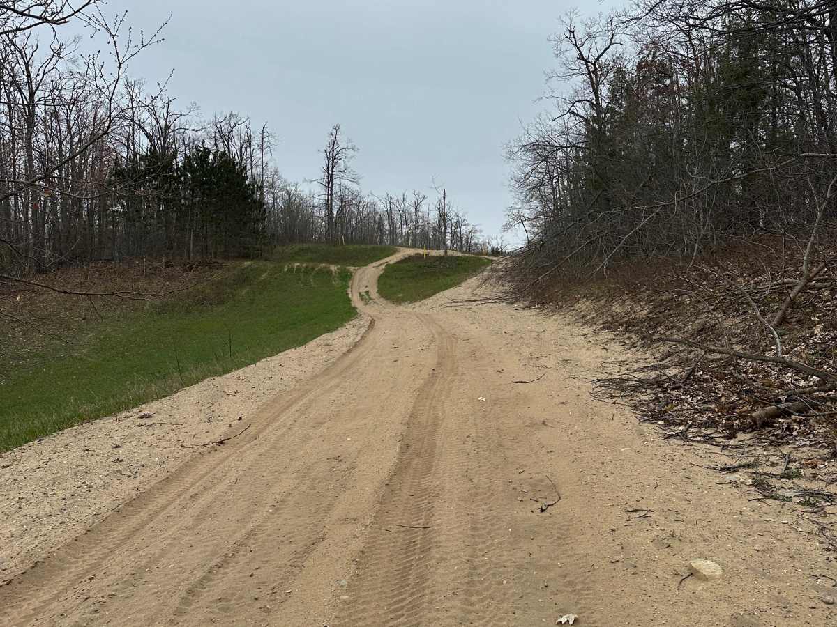 Pipeline Track photo 3