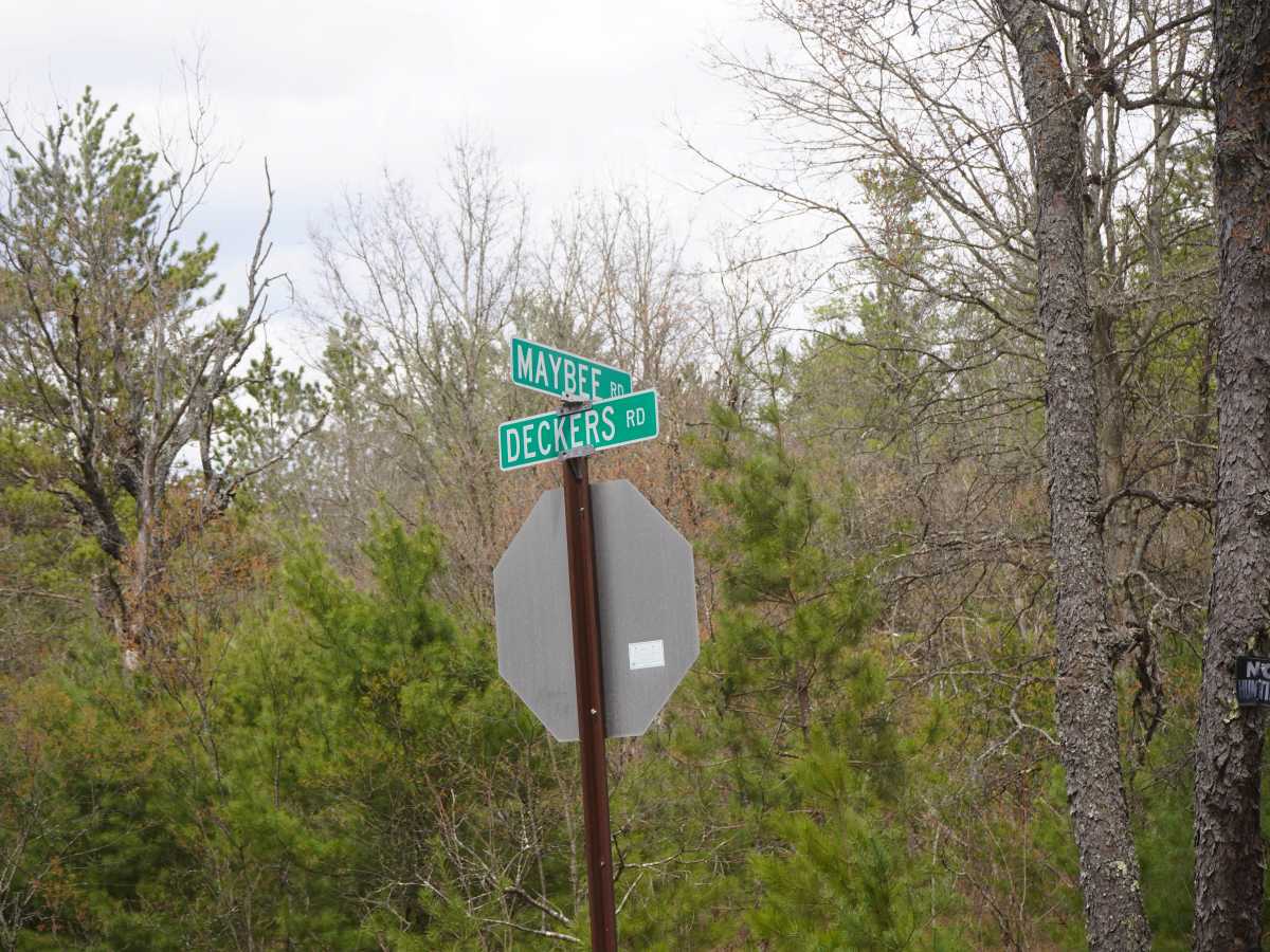 Deckers Road photo 3