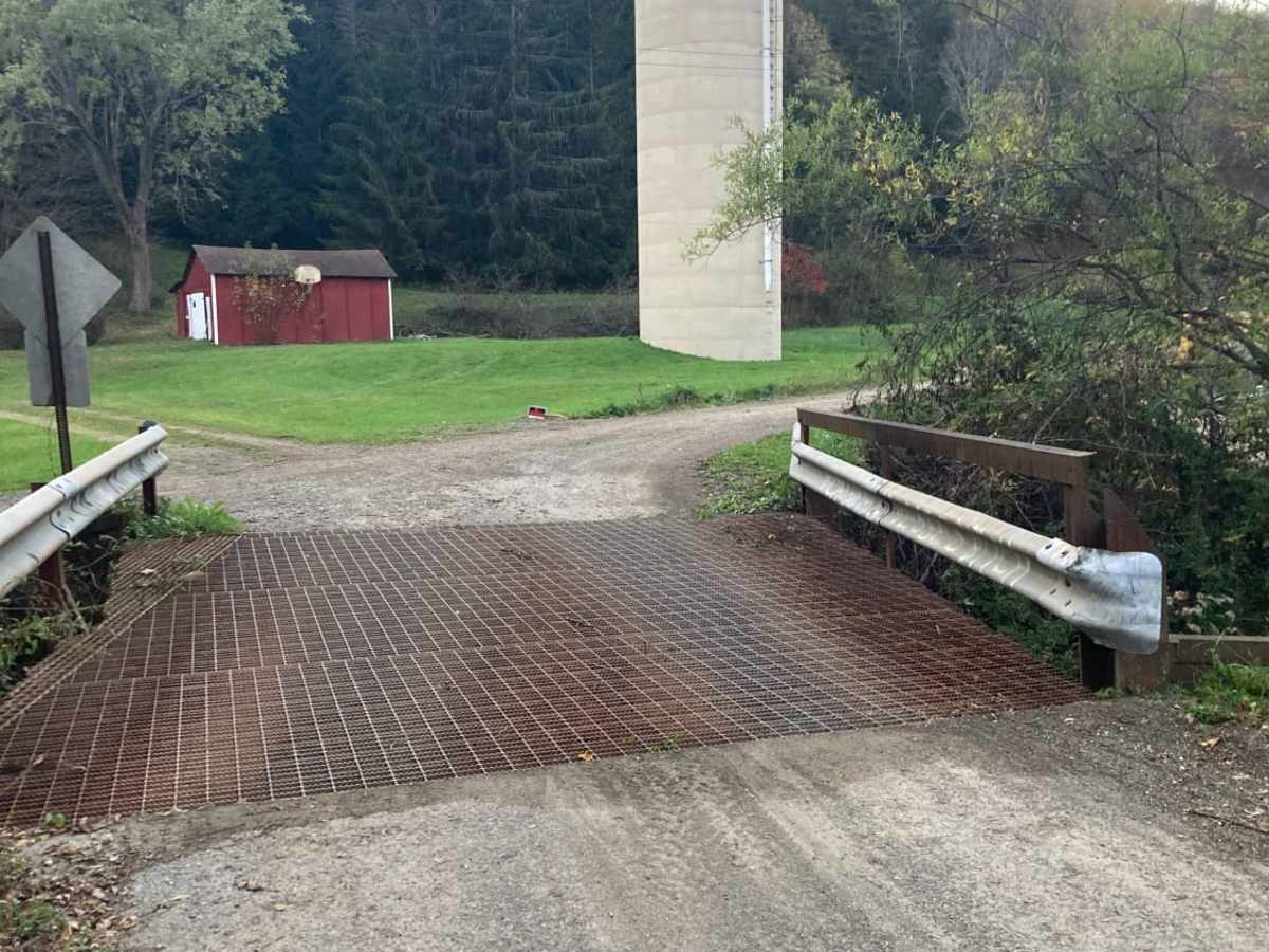 Borden Hollow Road trail photo