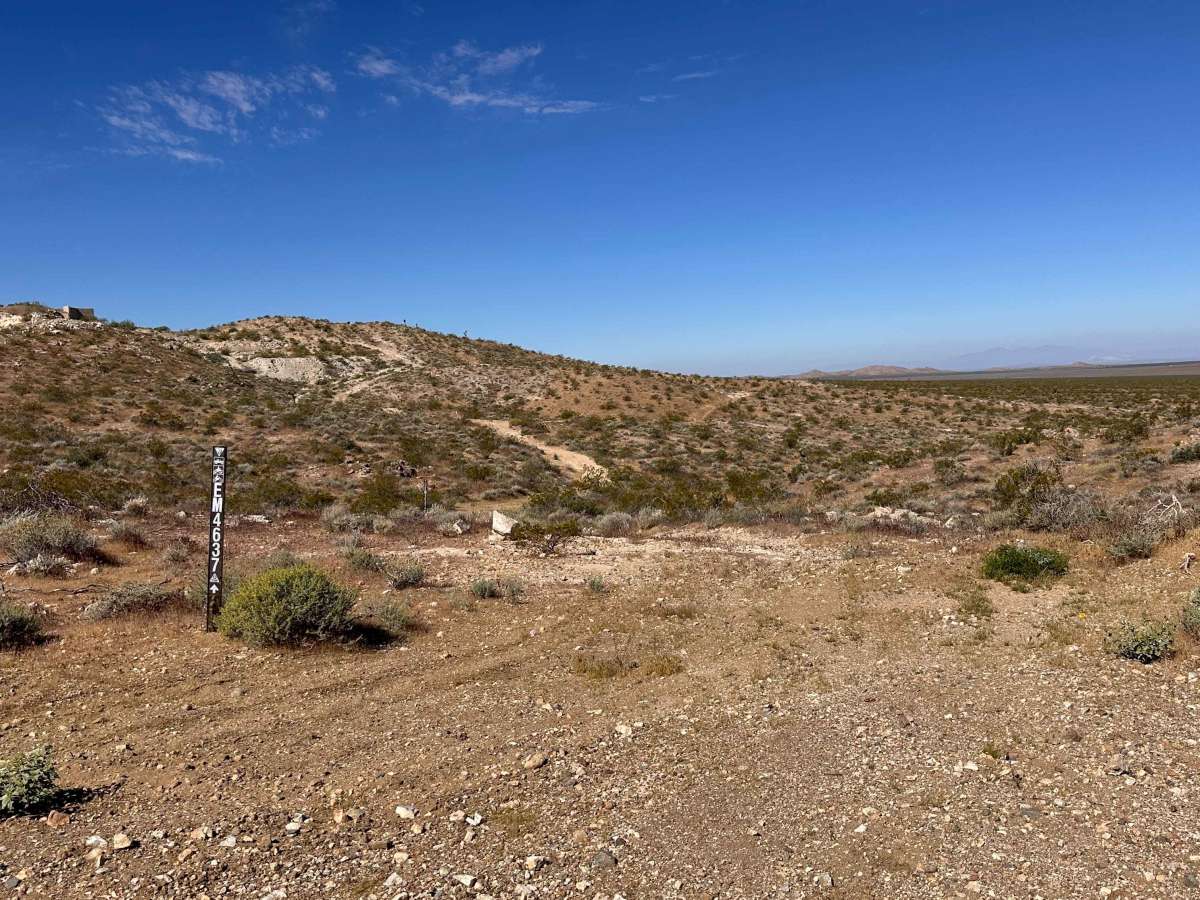 Desert Divide trail photo