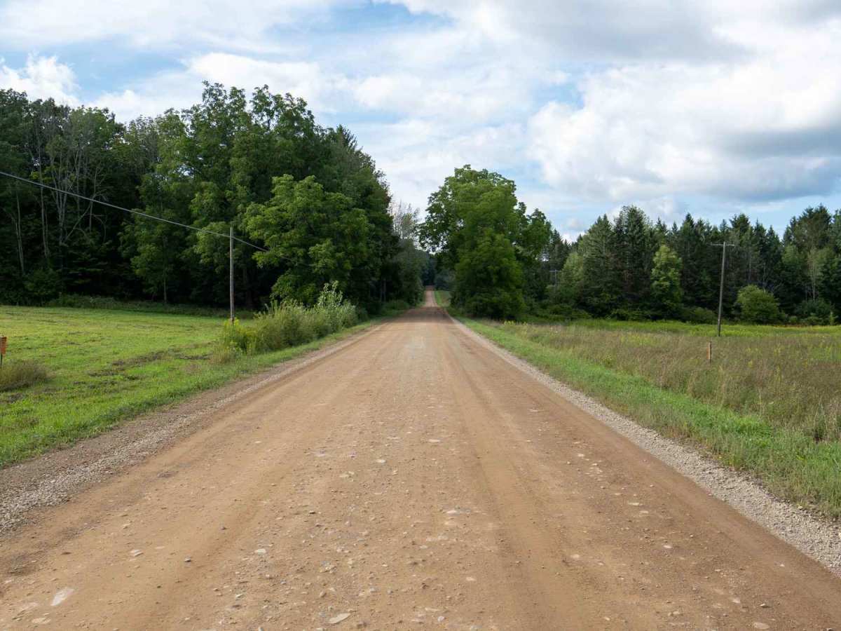 New Hudson Road trail photo