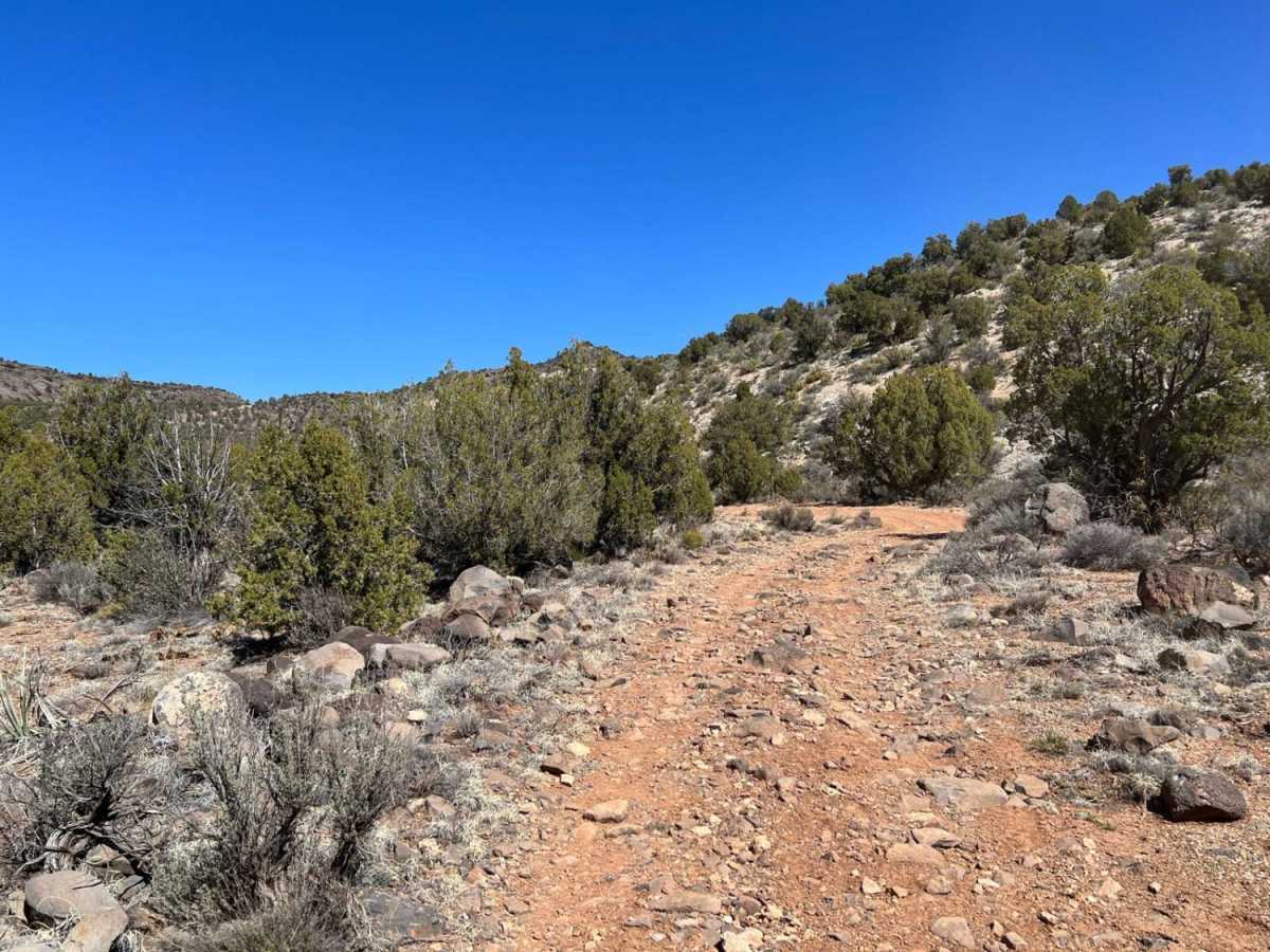 Hole-n-Wall Canyon - Segmiller Mountain photo 2