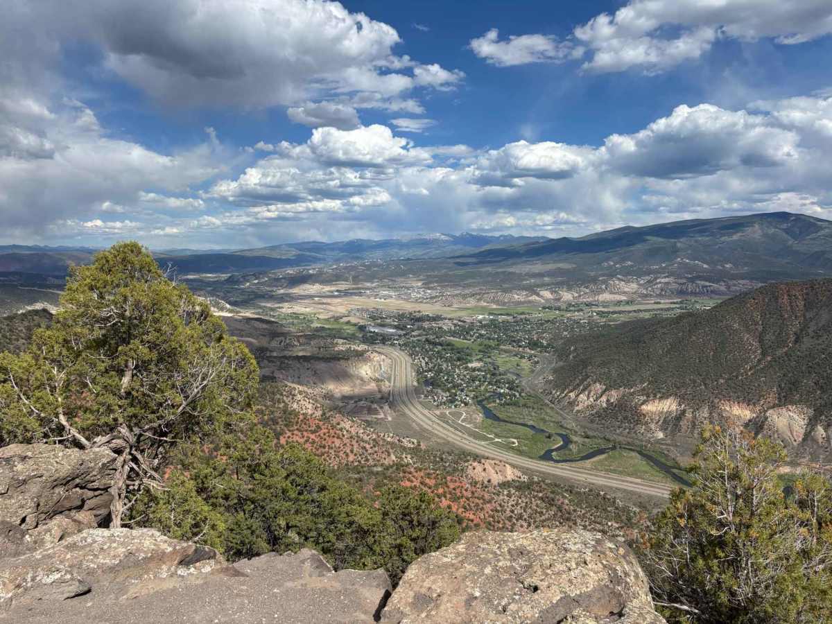 Gypsum Overlook - BLM 8463 trail photo