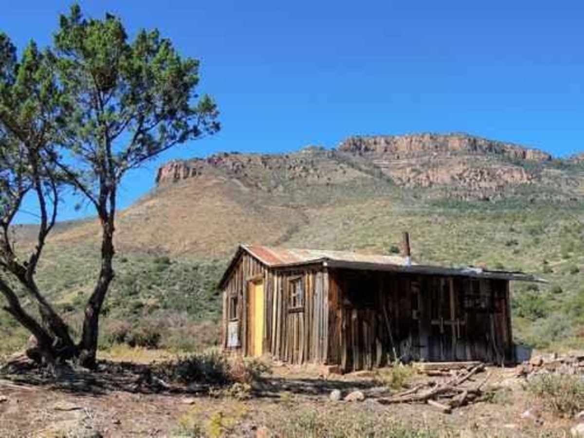 Oak Creek Cabin trail photo
