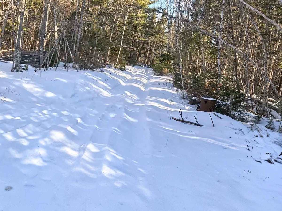 Lower Stone Ridge Rock Pit Backroad photo 3