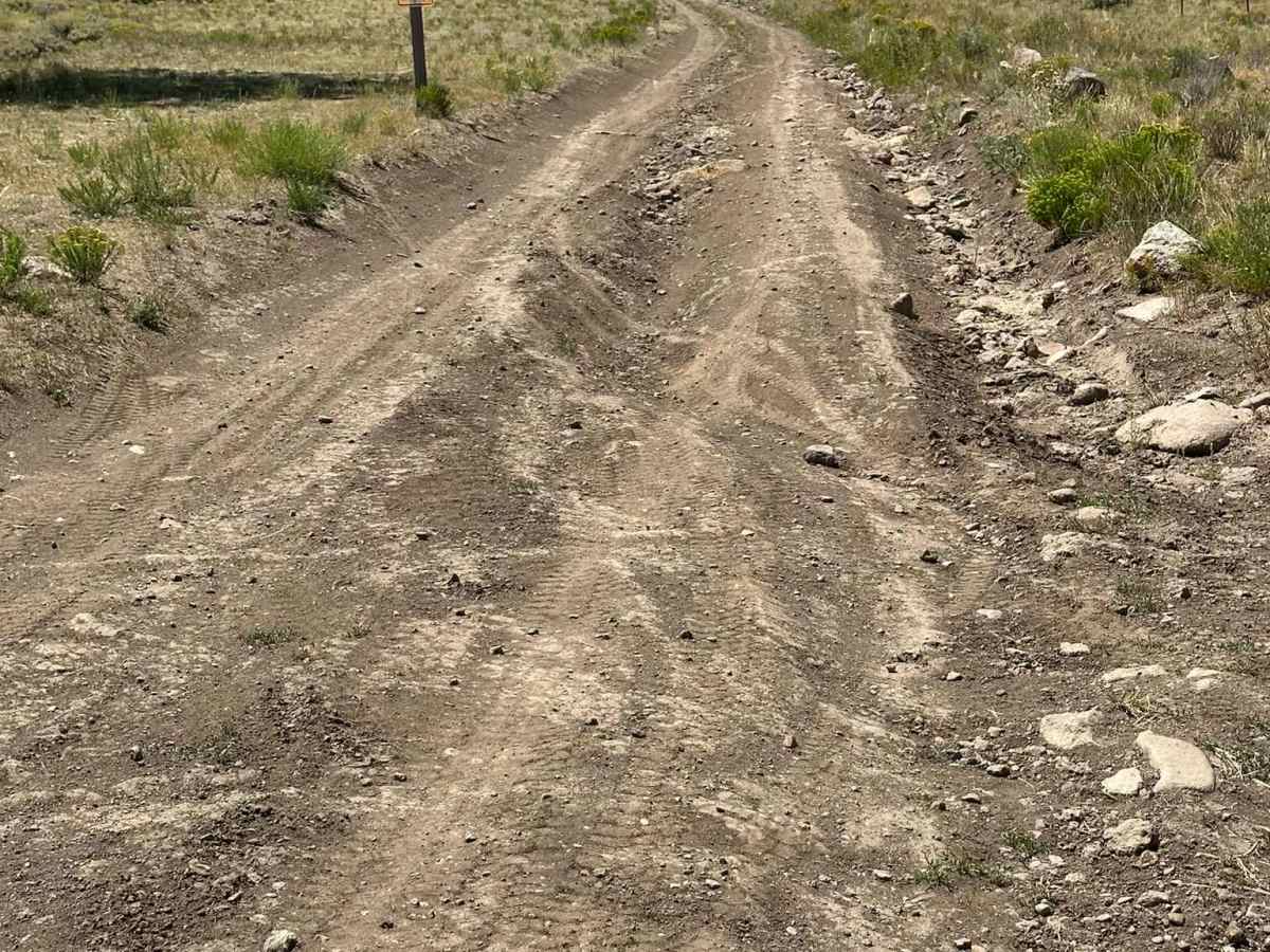 Pony Creek Road trail photo