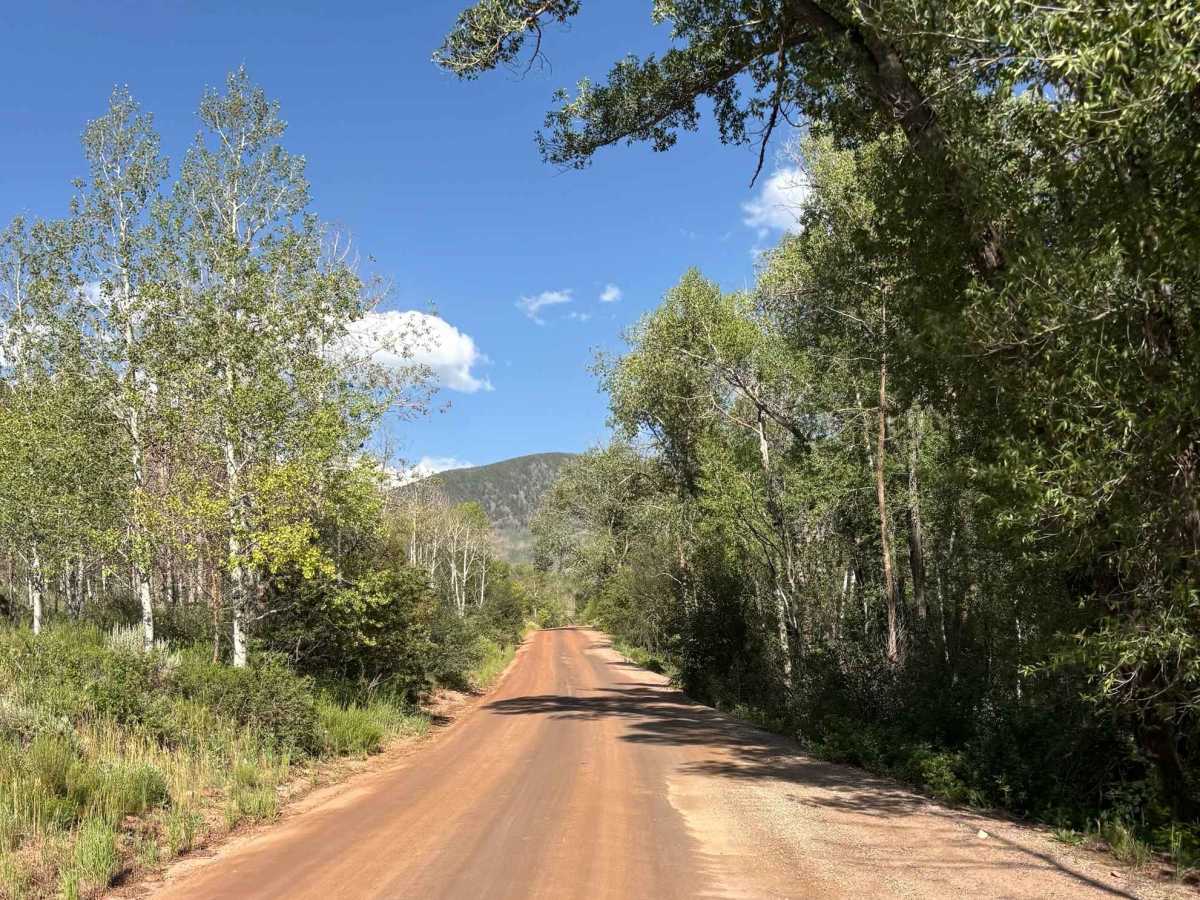 East Brush Creek Road - Ingress photo 4