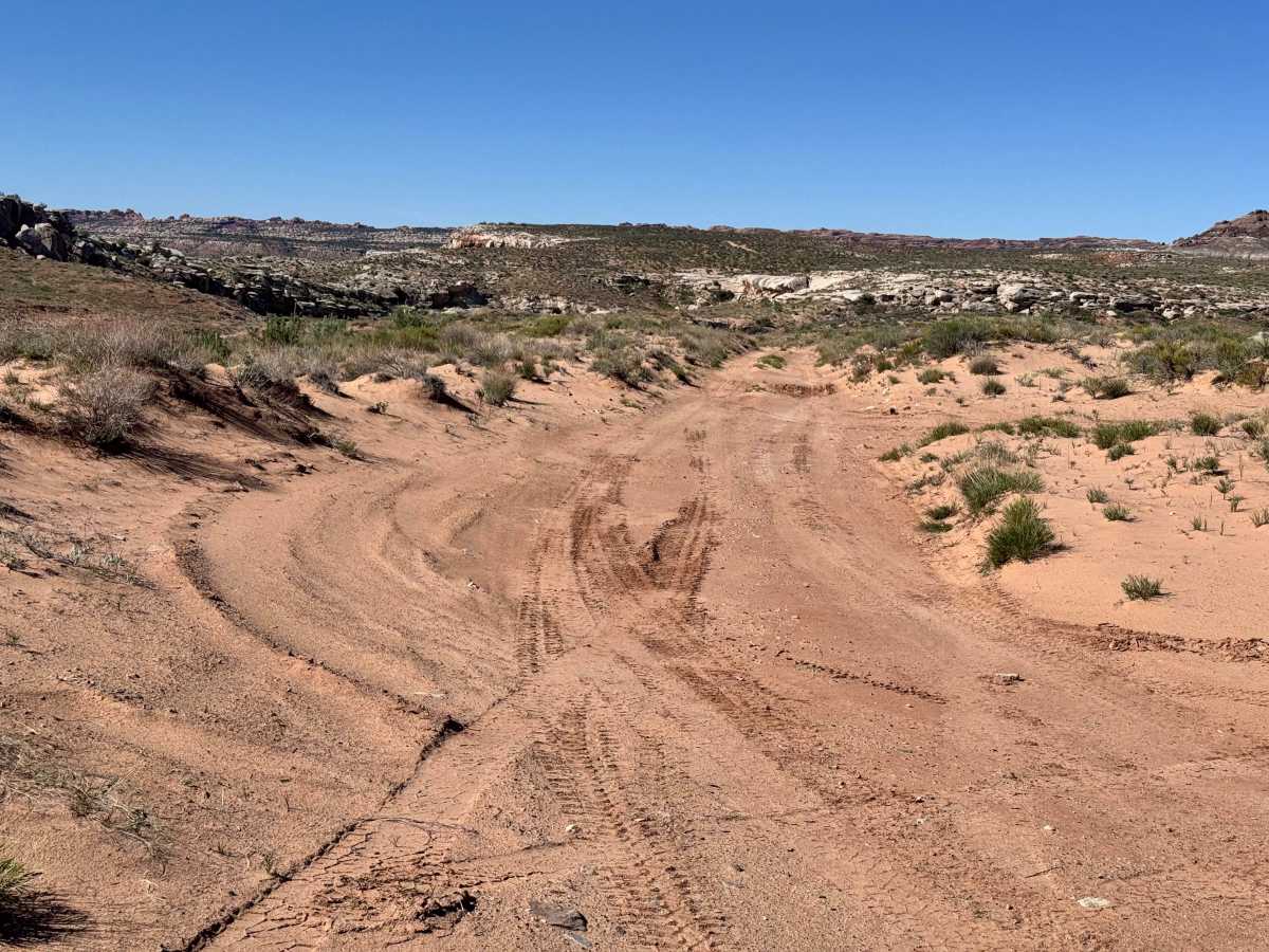 Cordova Canyon Overlook trail photo