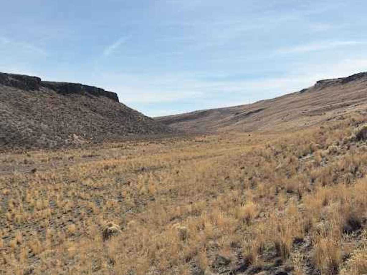 Christmas Lake Valley and Fossil Lake photo 5