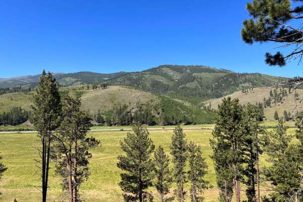 Riemel Trail/ Hiking Trailhead