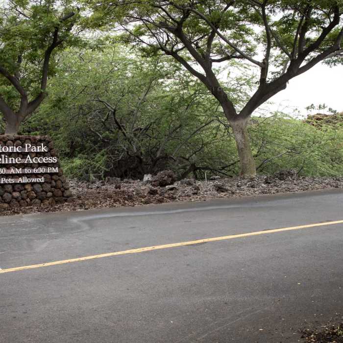 Near Kalahuipua'a Trail + Fishponds