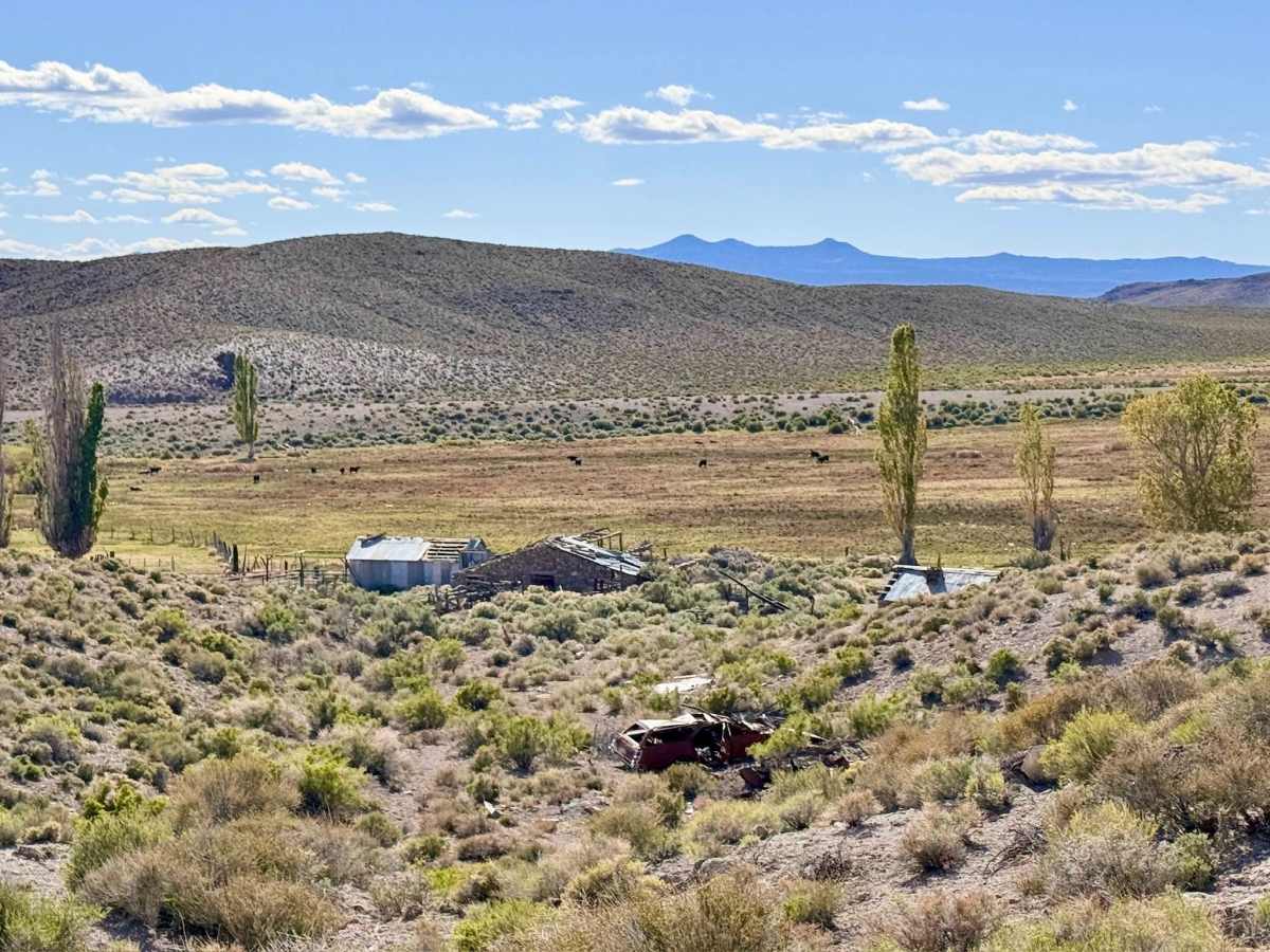 Cloverdale Ranch Road photo 2