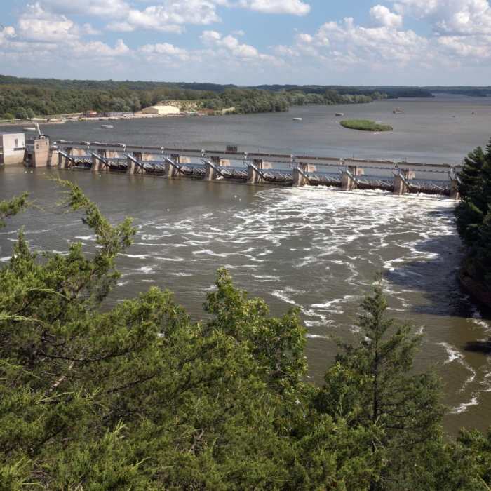 Near Starved Rock Trail