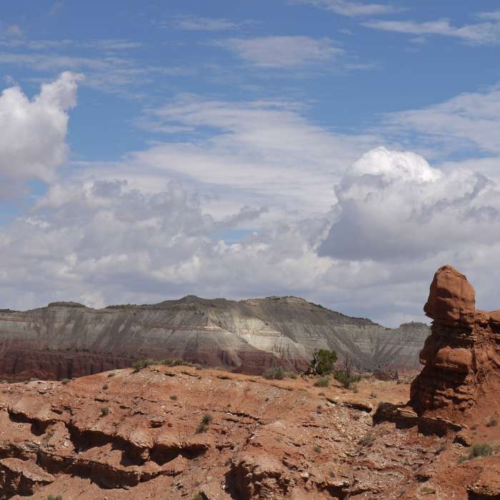 Connected hoodoos on the Shakespeare Arch - Sentinel Trail. Near Shakespeare Arch - Sentinel Trail