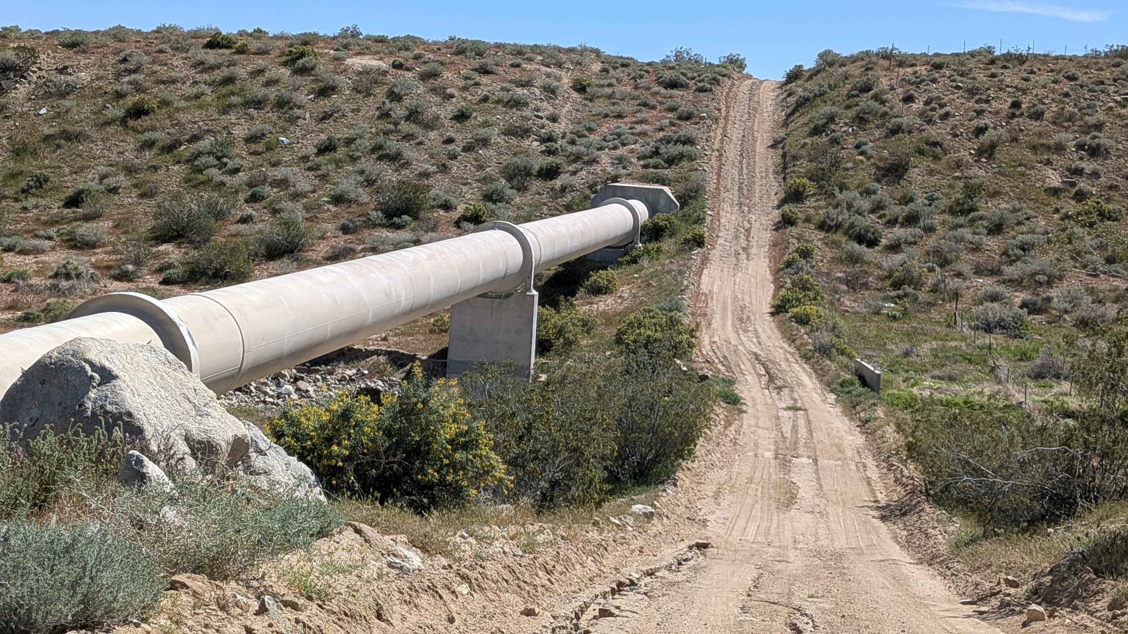 Aquaduct Service Road Grapevine Canyon - BLM LA2