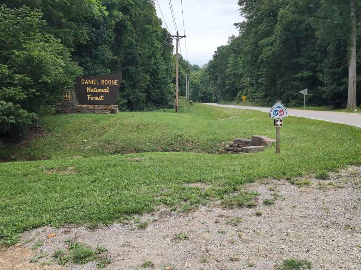 Sheltowee Trace West trail photo