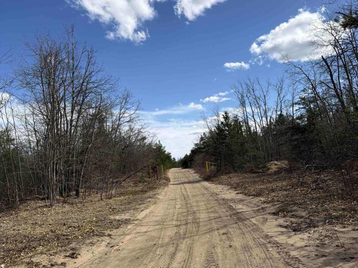 North Thendara Spur trail photo