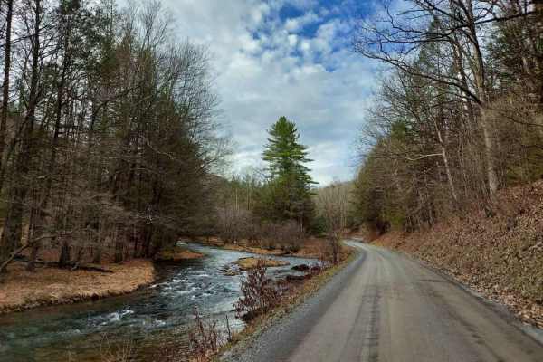 East Hicks Run Road