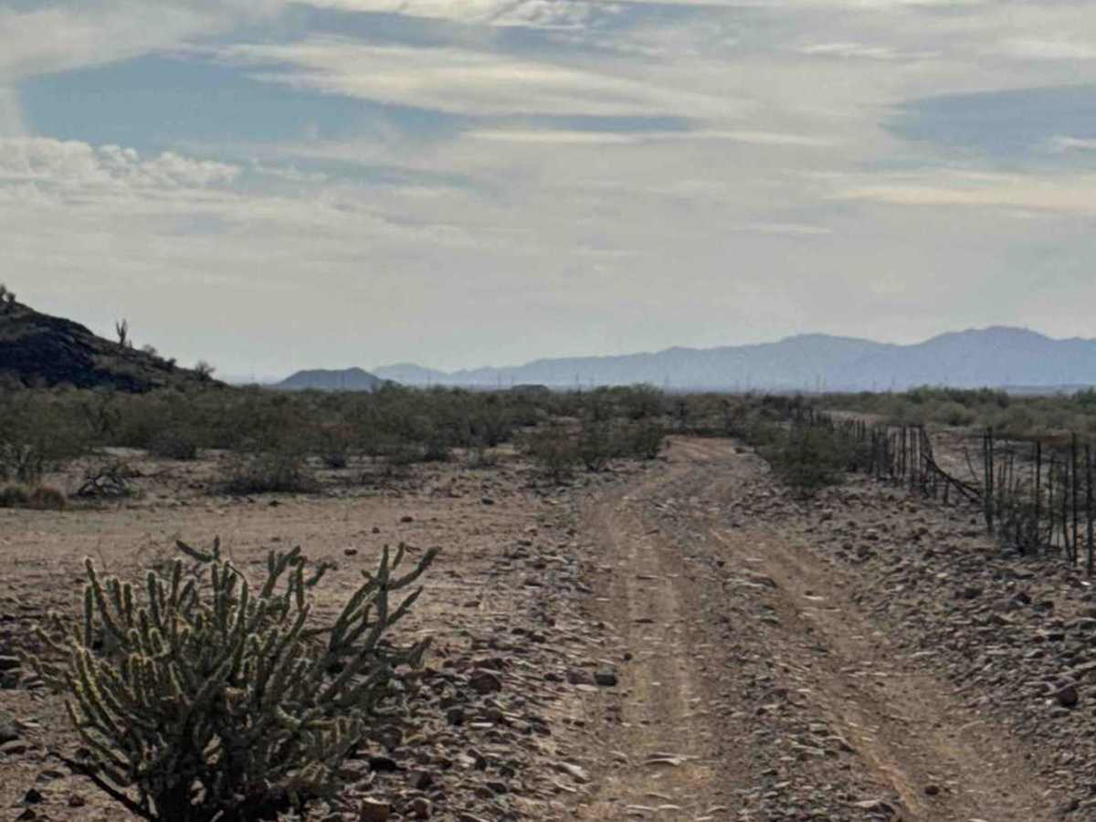 West Desert Hills Trail  photo 5