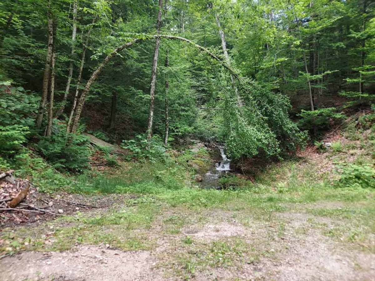 Quarry Road photo 3