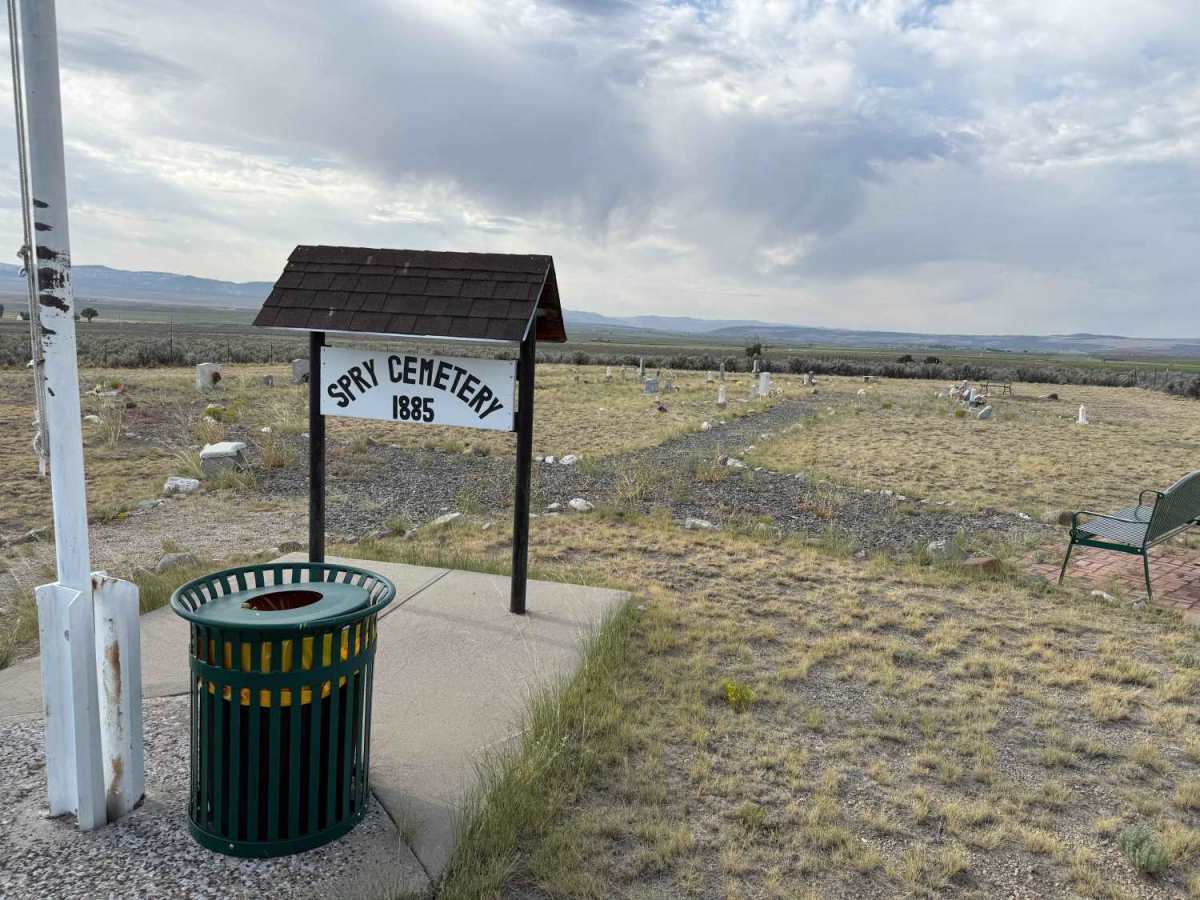 Spry Cemetery - FS 2100, 2750, 2800 photo 2