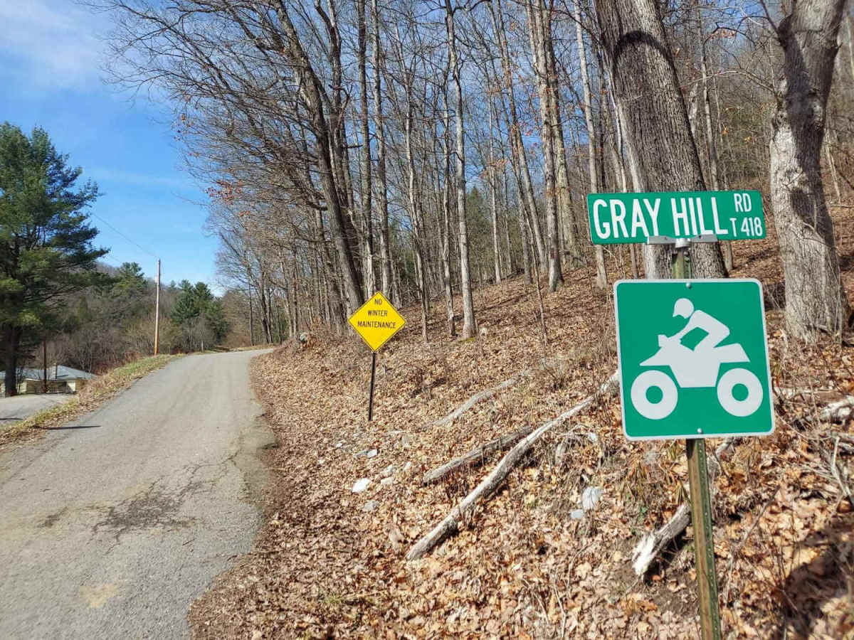 Gray Hill Road trail photo