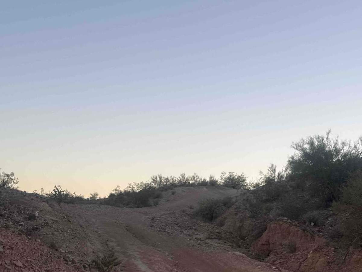 28002 photo 3