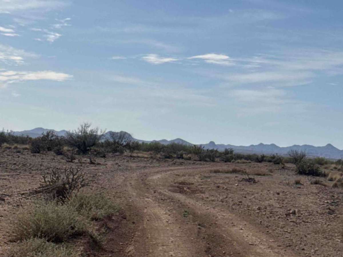 West Desert Hills Trail  photo 4